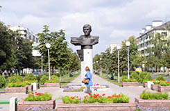 Brest, Kosmonavtov Boulevard