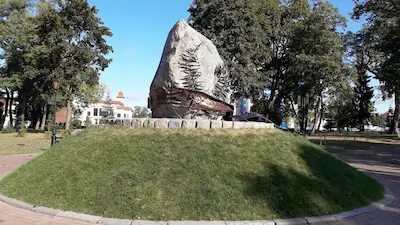 Brest City Garden, largest boulder